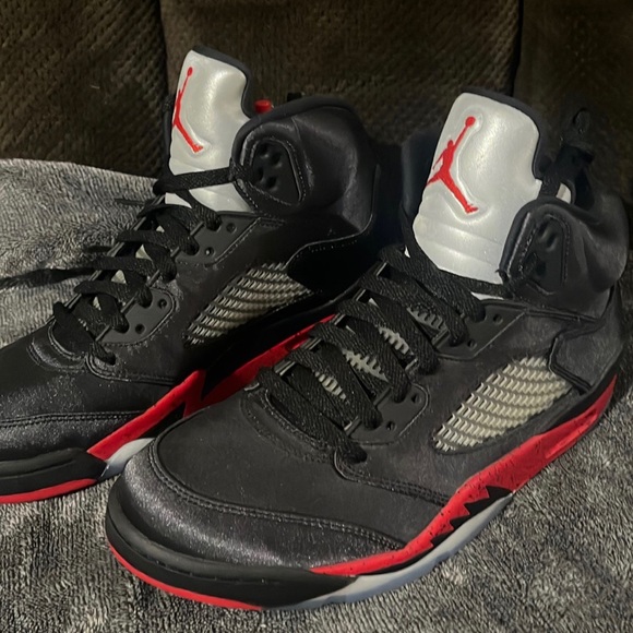 Air Jordan 5 Retro Satin Bred (Size 9.5)